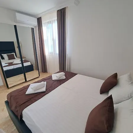 Onyx 2 Private Apartment